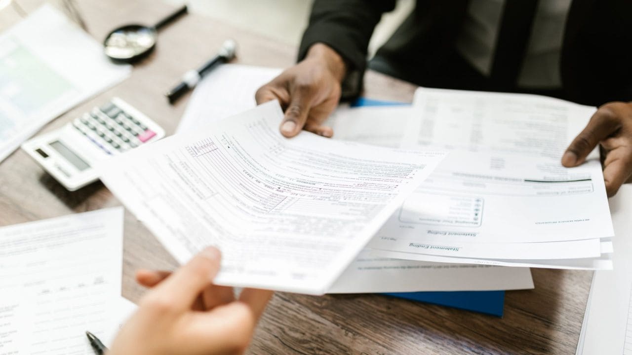 Hợp đồng bảo hiểm - Insurance contracts